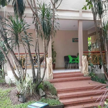Hotel Sulawesi Jember Exterior photo