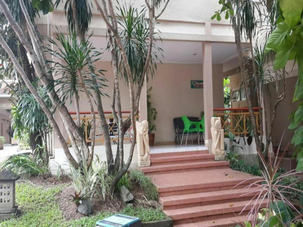 Hotel Sulawesi Jember Exterior photo