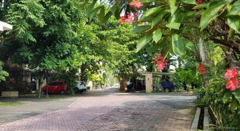 Hotel Sulawesi Jember Exterior photo